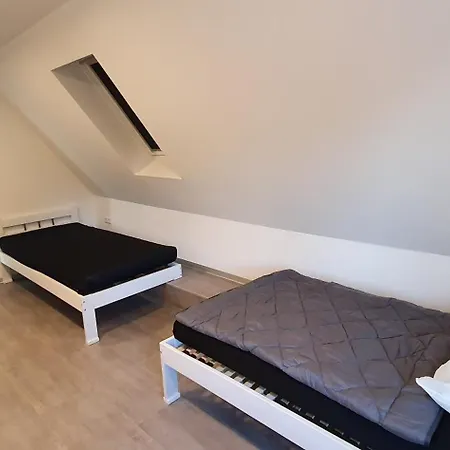 Haus Mit 8 Schlafzimmer, 30 Minuten Berlin Centrum Hohen Neuendorf