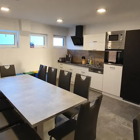 Haus Mit 8 Schlafzimmer, 30 Minuten Berlin Centrum Appartement Hohen Neuendorf