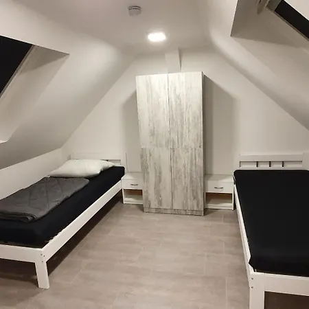 Haus Mit 8 Schlafzimmer, 30 Minuten Berlin Centrum Hohen Neuendorf